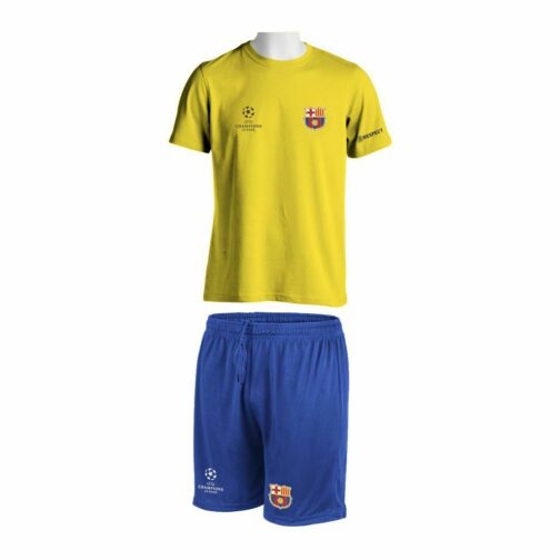 Trening Komplet Barcelona je oprema za trening koji se sastoji od majice i šorca sa štampom grbova.