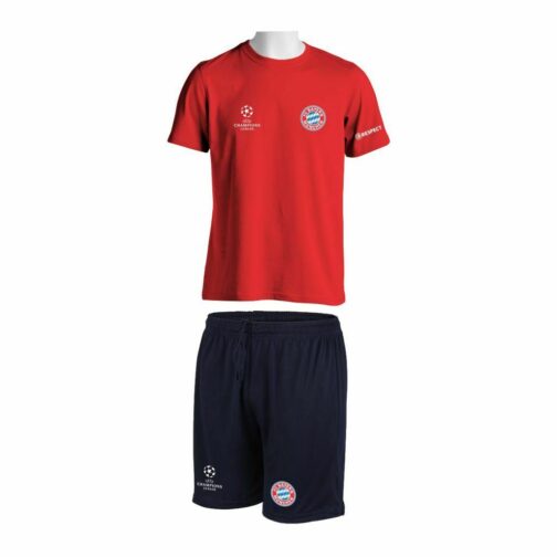 Trening Komplet Bayern Munchen je oprema za trening koji se sastoji od majice i šorca sa štampom grbova.