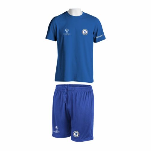 Trening Komplet Chelsea je oprema za trening koji se sastoji od majice i šorca sa štampom grbova.