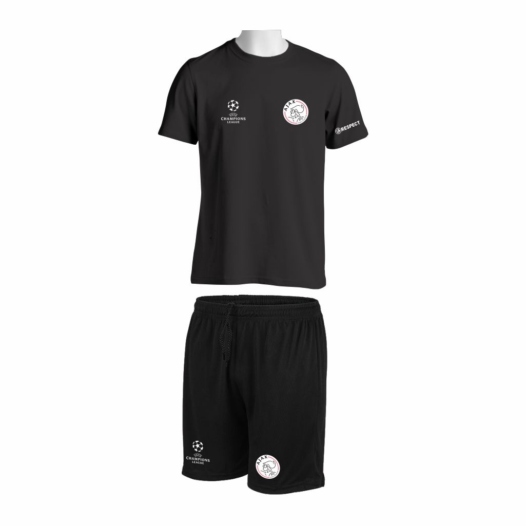 Trening Komplet Ajax v4 Trening Komplet Ajax je oprema za trening koji se sastoji od majice i šorca sa štampom grbova.
