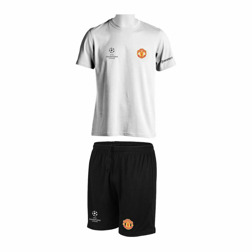 Trening Komplet Manchester United v4 Trening Komplet Manchester United je oprema za trening koji se sastoji od majice i šorca sa štampom grbova.