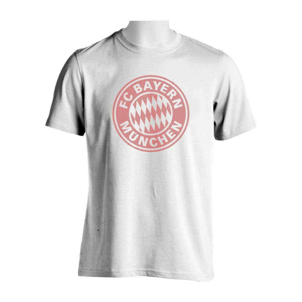 Bayern Munchen Majica Bele Boje Sa Printom Velikog Grba U Crtama